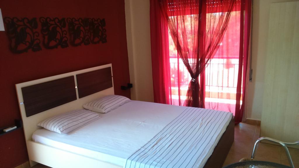 Stelios House Apartment อัสโปรวาลตา ภายนอก รูปภาพ